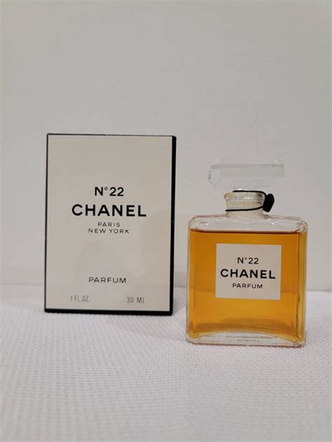 chanel no 22 perfume|chanel no 22 vintage review.